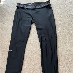 Under Armour black leggings